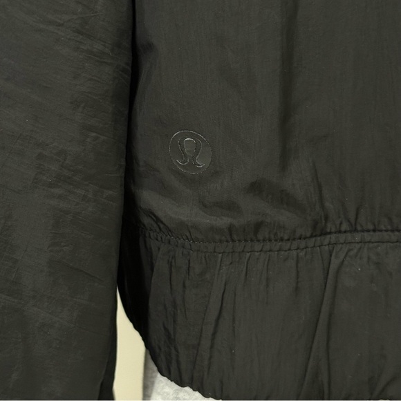 Lululemon Bombs Away Jacket Black Medium Olive Dark Olive Size 8 Reversible - Picture 8 of 16